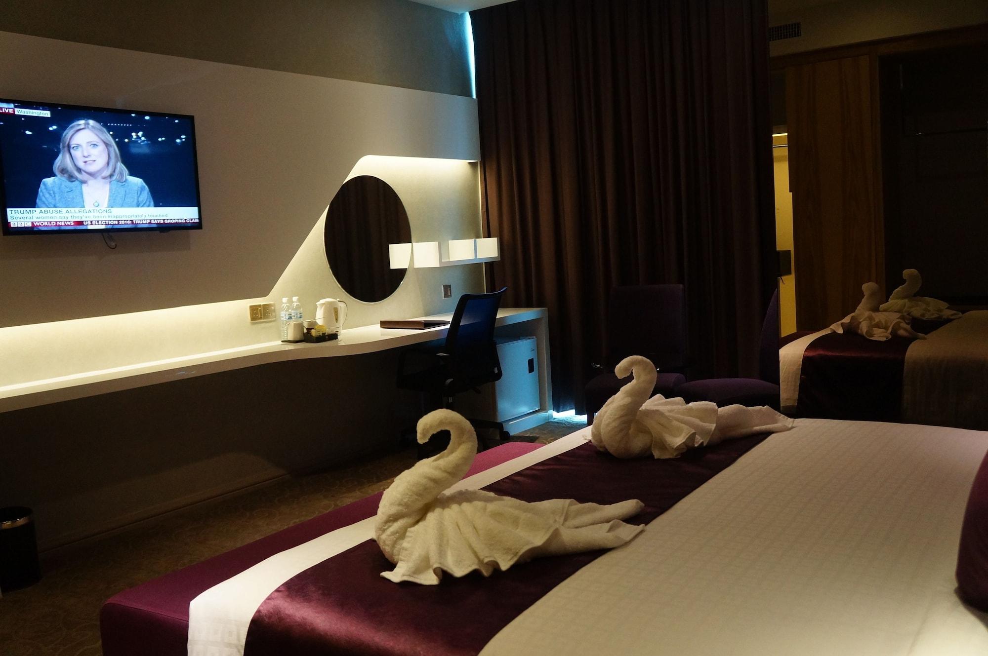 Greens Hotel & Suites Bintulu Exterior photo