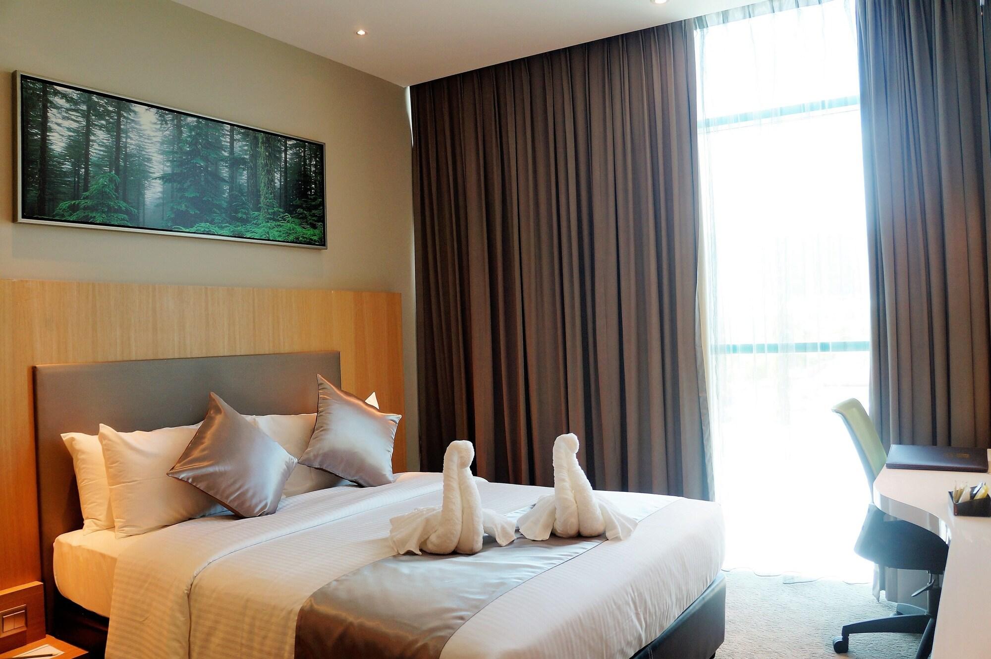 Greens Hotel & Suites Bintulu Exterior photo