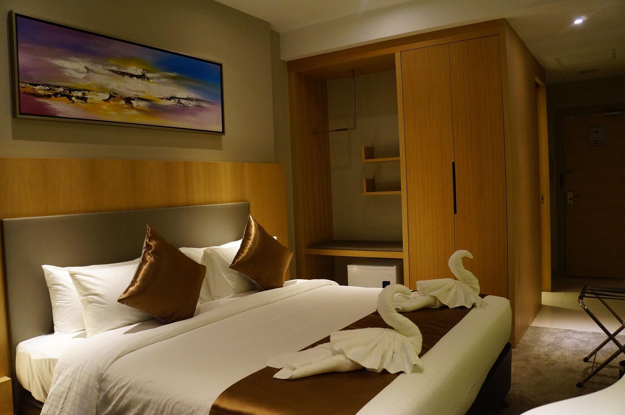 Greens Hotel & Suites Bintulu Exterior photo