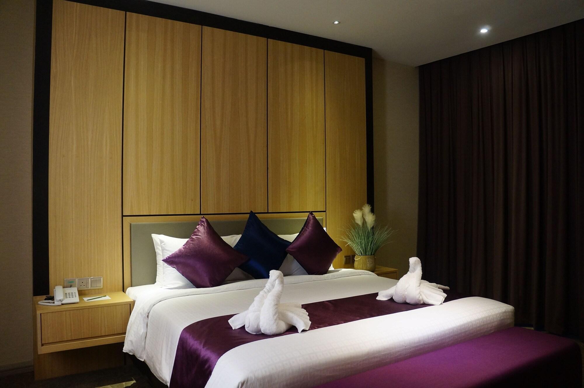 Greens Hotel & Suites Bintulu Exterior photo