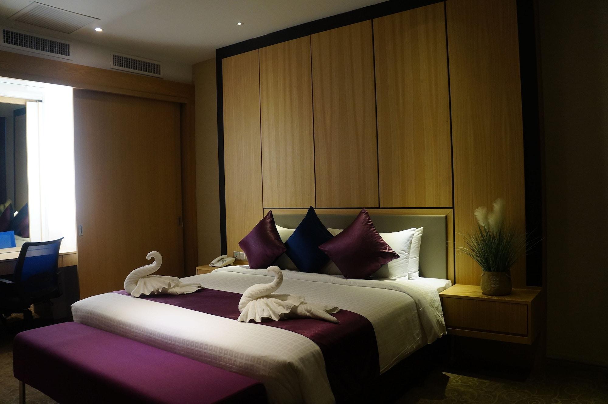 Greens Hotel & Suites Bintulu Exterior photo