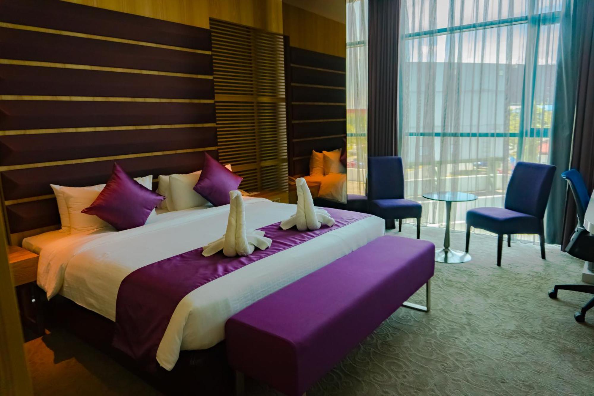 Greens Hotel & Suites Bintulu Exterior photo