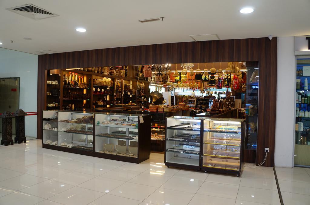 Greens Hotel & Suites Bintulu Exterior photo