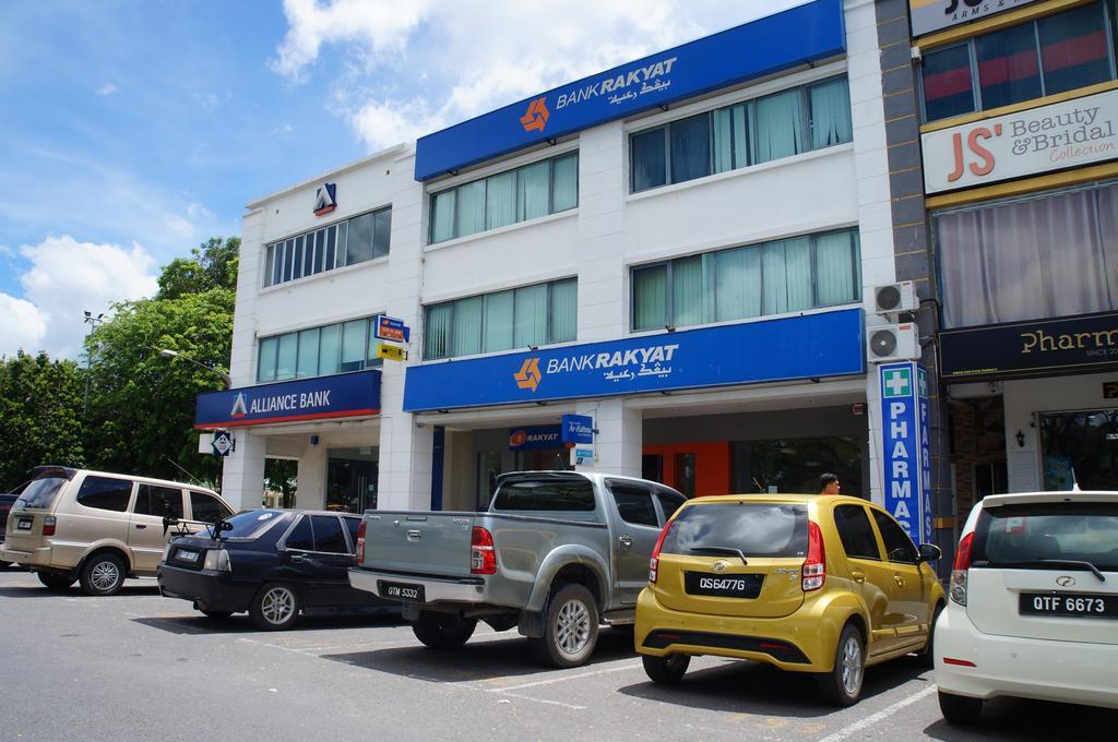 Greens Hotel & Suites Bintulu Exterior photo