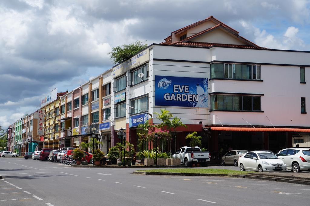 Greens Hotel & Suites Bintulu Exterior photo