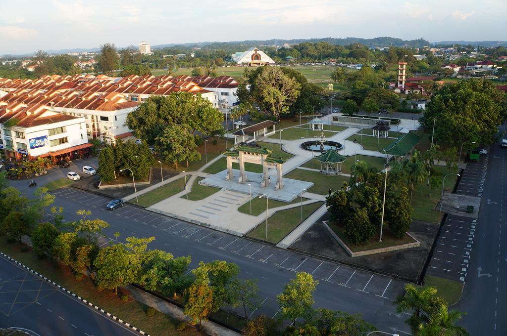 Greens Hotel & Suites Bintulu Exterior photo