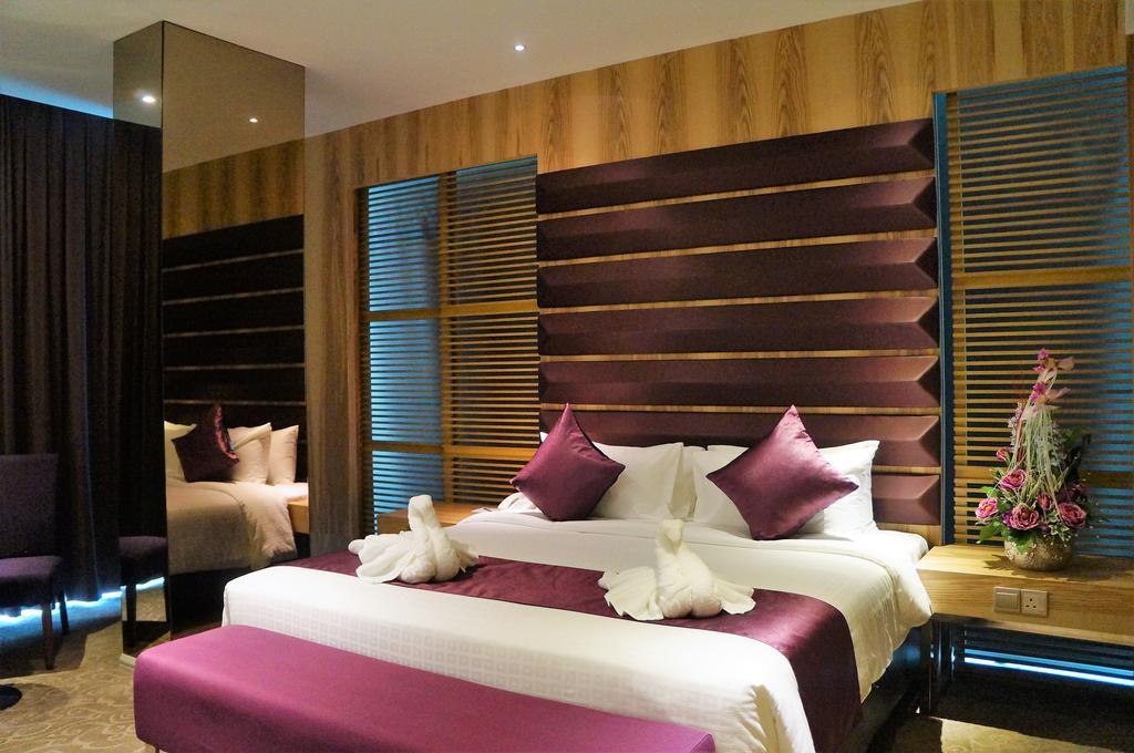 Greens Hotel & Suites Bintulu Exterior photo