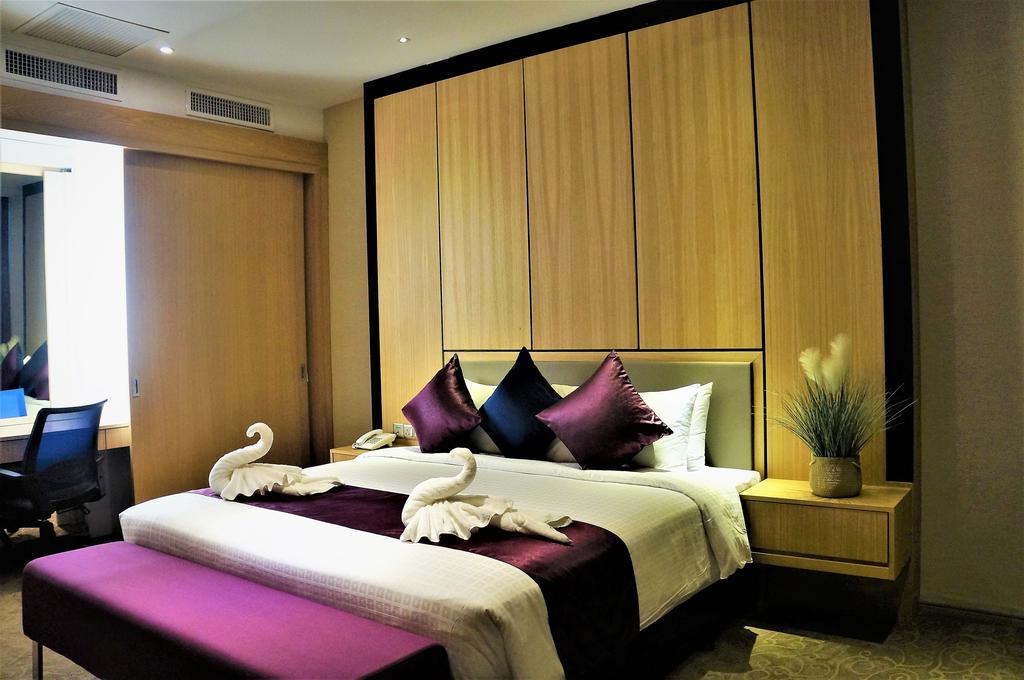 Greens Hotel & Suites Bintulu Exterior photo